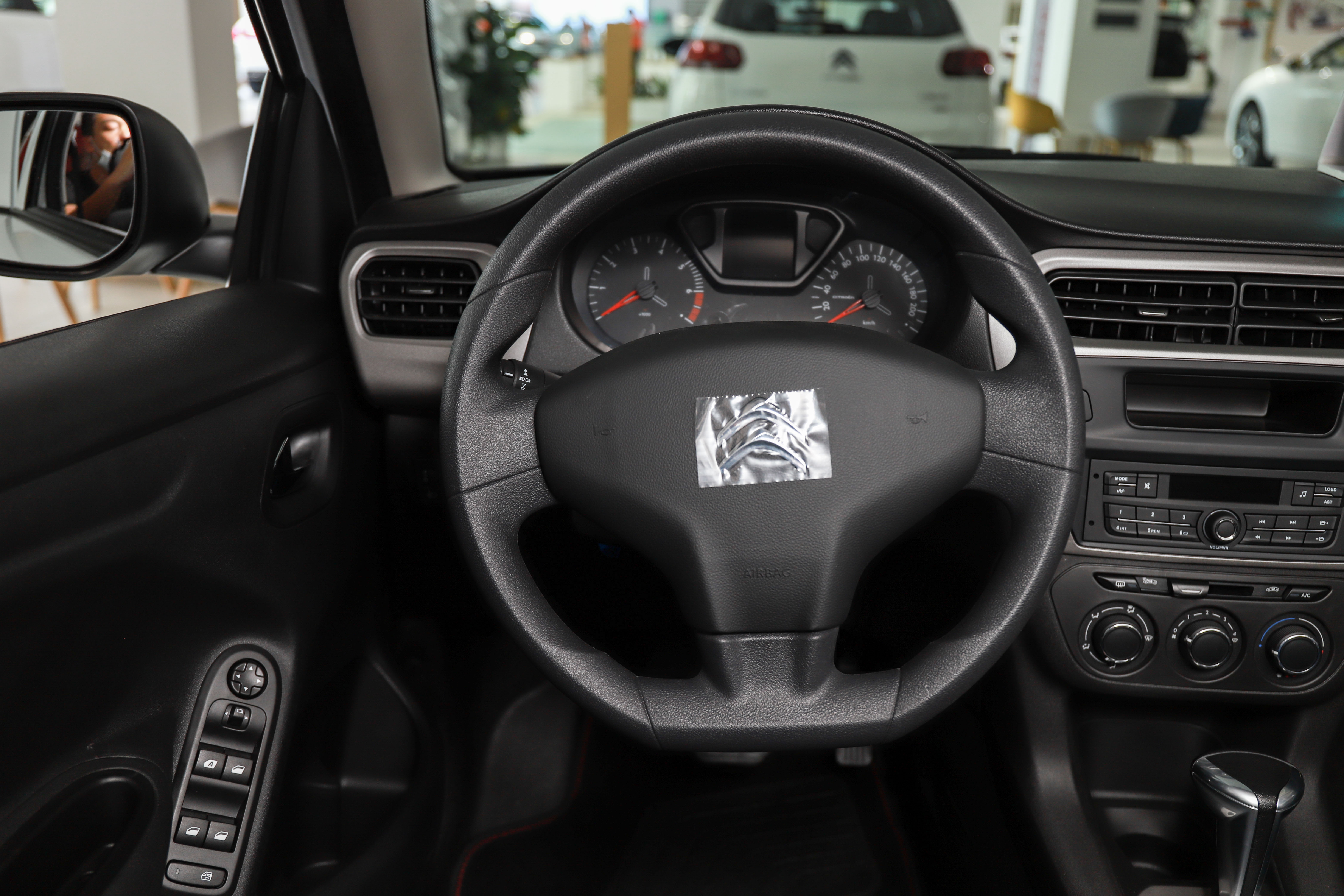 飞度和爱丽舍哪个值得买,雪铁龙爱丽舍对比飞度