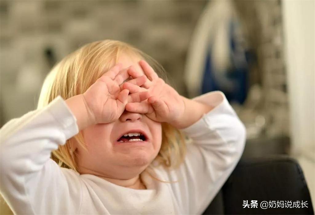 三岁的孩子生气就打自己什么原因,孩子生气打骂真的有用吗