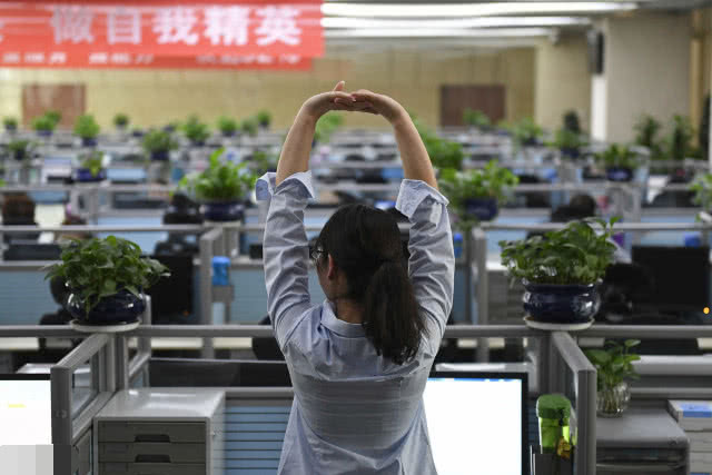 移动客服打电话能挣多少,移动客服一个月能挣多少钱