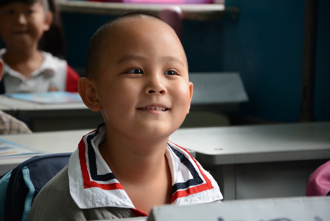 三年级习作猜猜他是谁300字左右,三年级上册习作猜猜他是谁范文