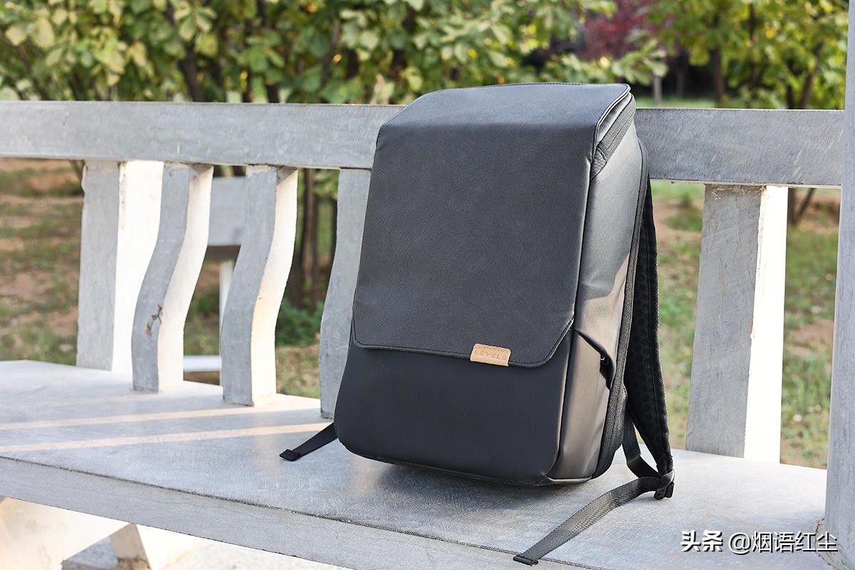 小妹出国留学，就送她地平线8号零感背包