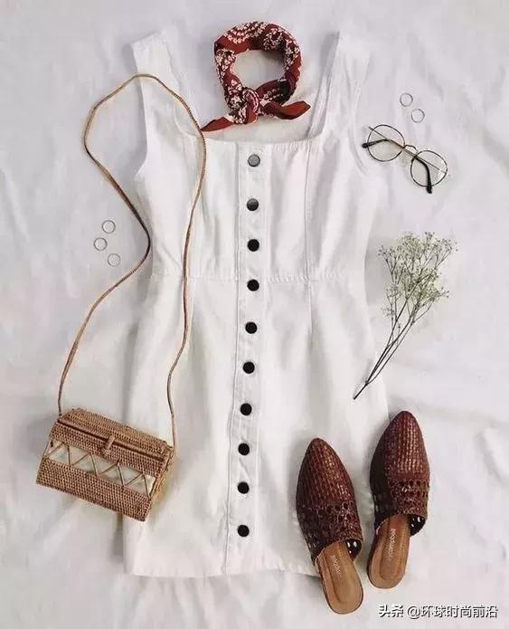 美炸了的吊带裙也挑人，会露才是王者