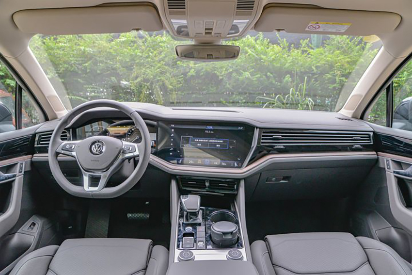 保时捷卡宴宾利添越大众途锐,大众途锐升级宾利