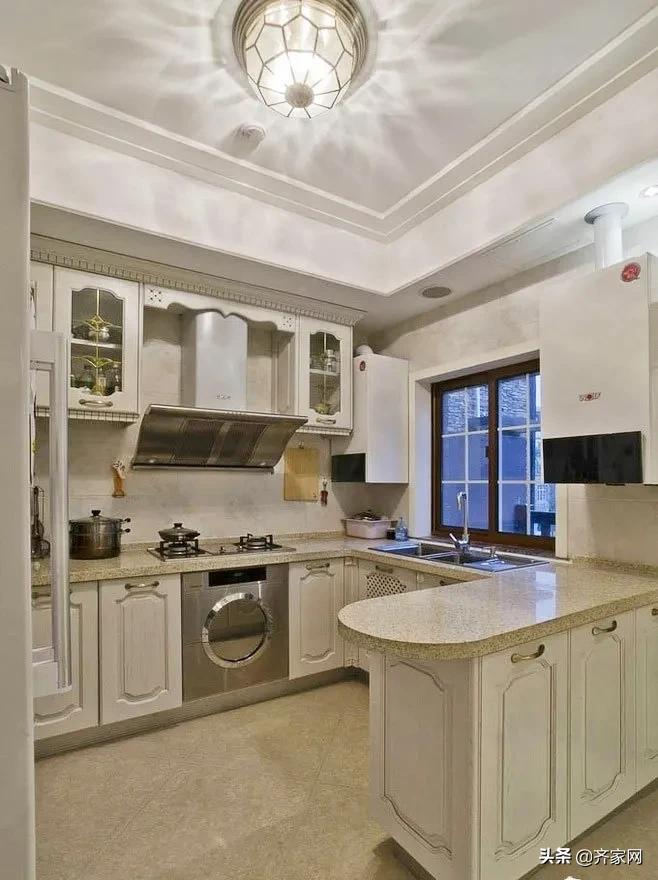 侧吸油烟机被吊柜挡住,油烟机排烟管吊柜遮挡