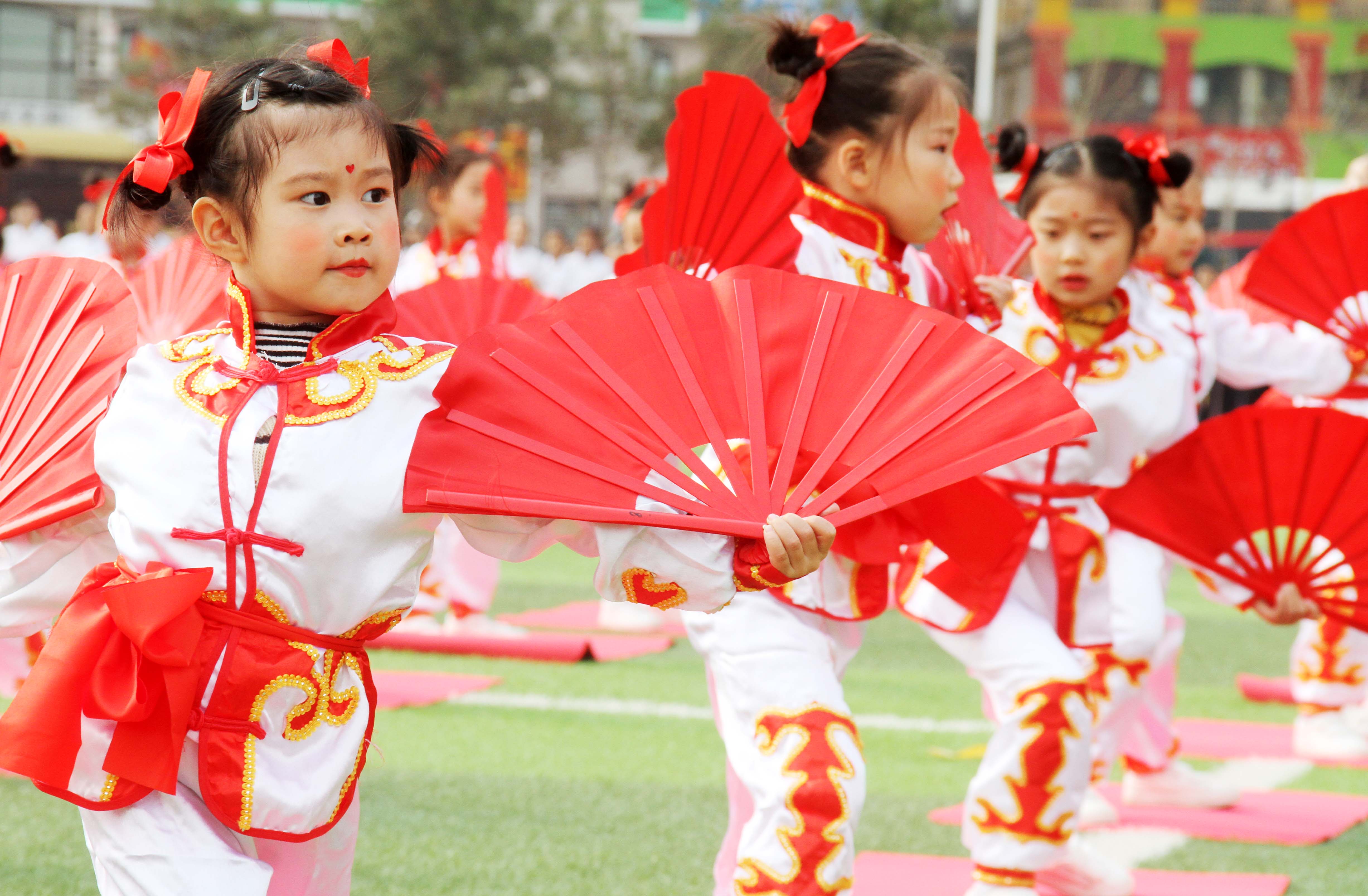 港城师生唱响运动之春序曲
