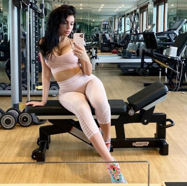 c罗携女友度假,c罗携女友出海