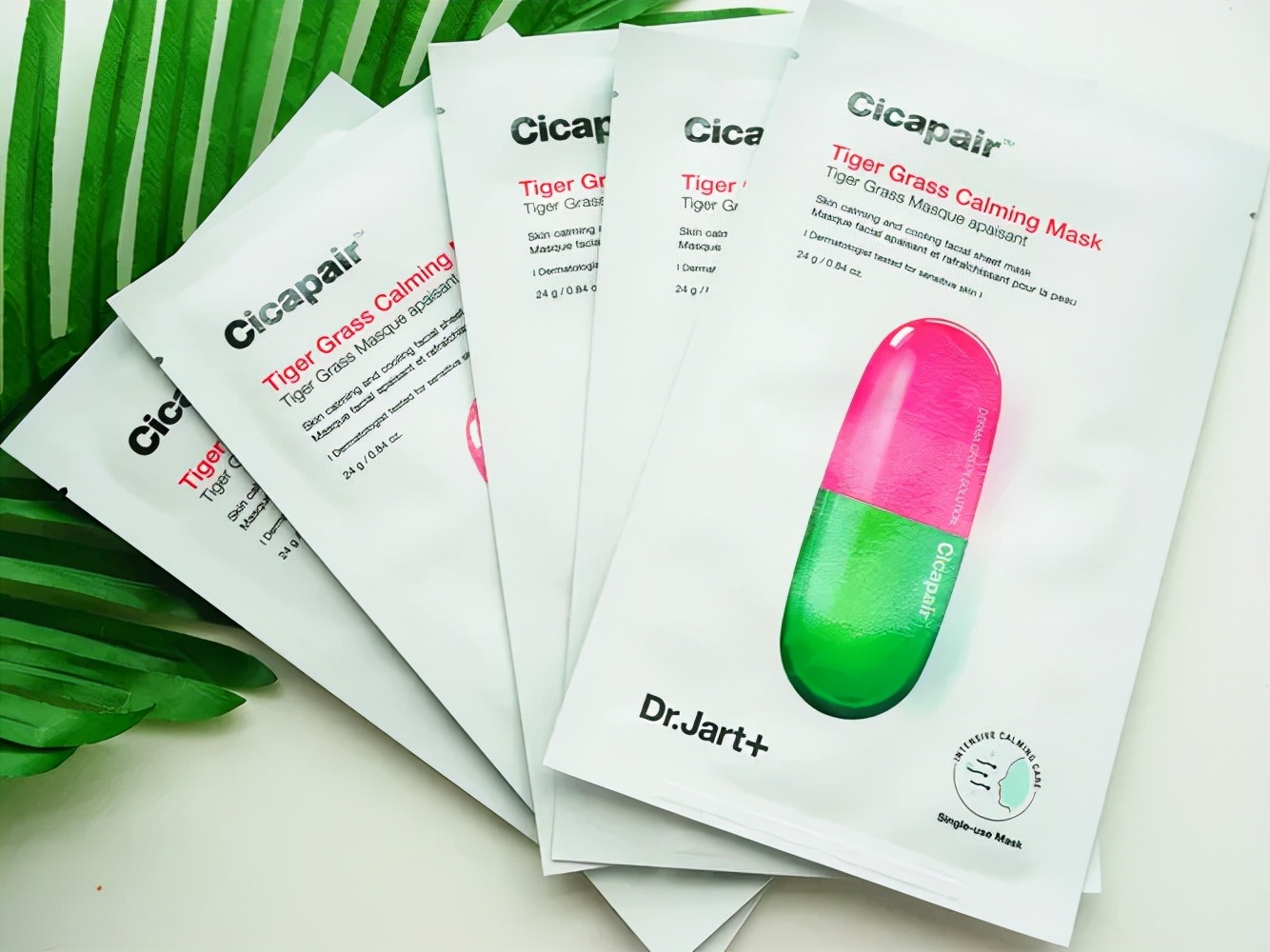 国庆出游护肤指南,夏天出游怎样系丝巾防晒