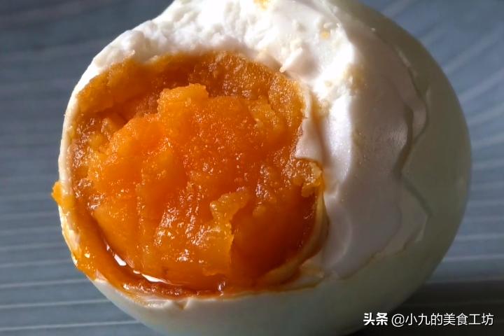 盐腌鸭蛋的最好方法,用鸭蛋腌制咸蛋