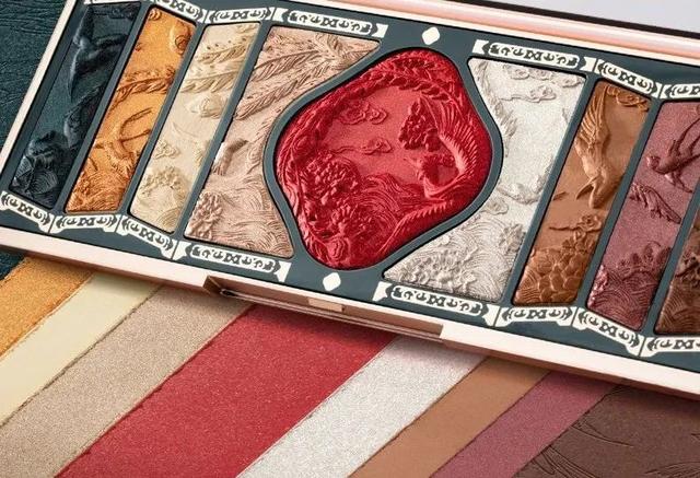 被李佳琦捧火的化妆品，没想到包装成了国潮风