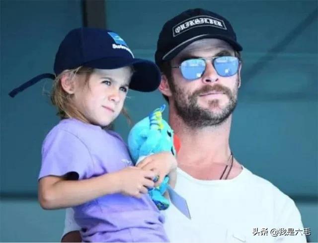 80多岁老人看抖音,80岁老人看抖音视频