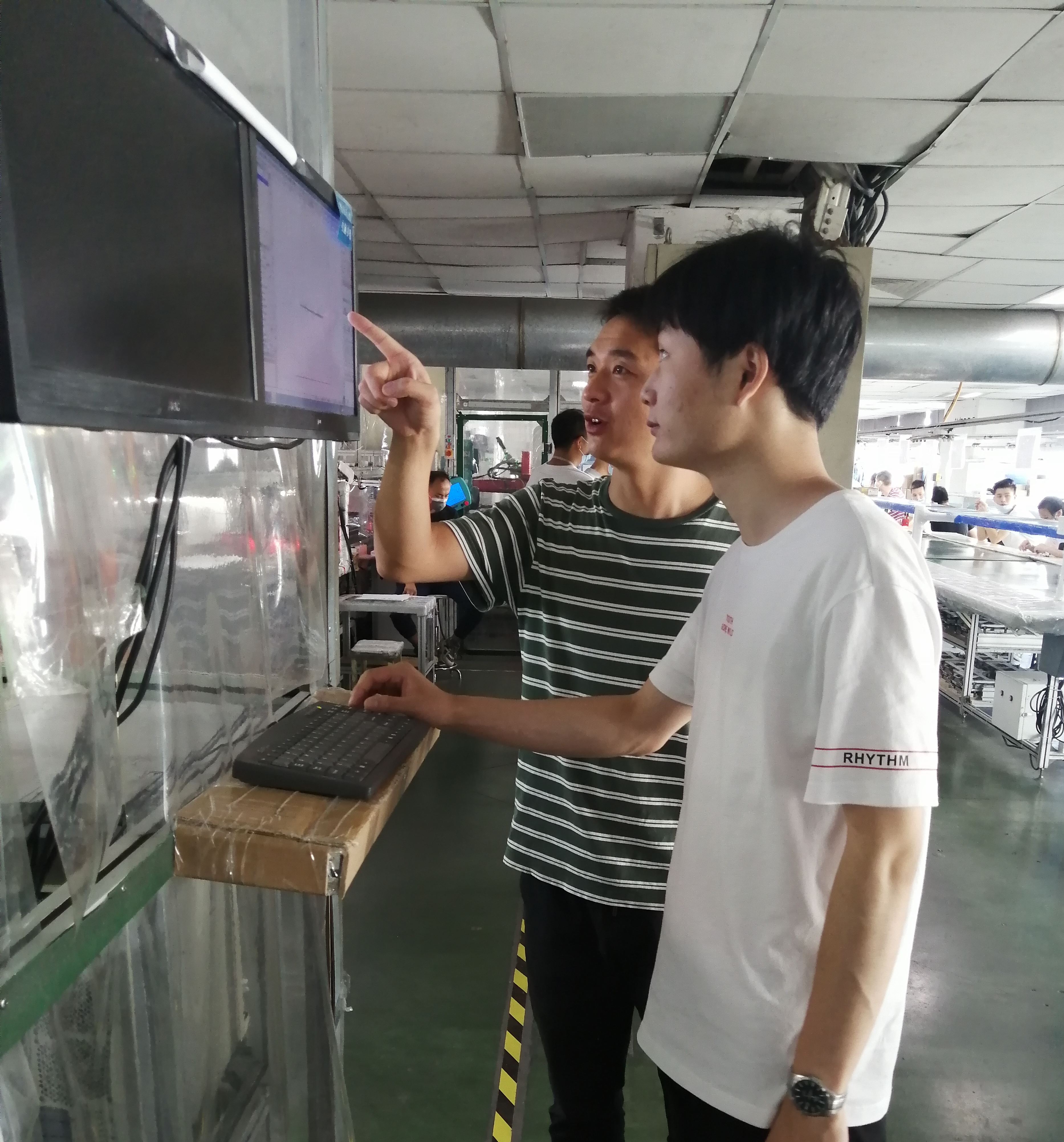 富士康小伙曾身陷传销窝,如今成了模具维修能手,被猎头高薪挖角