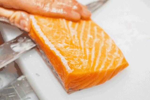 在昆明这家日料店，吃个寿司居然被“烫”到嘴