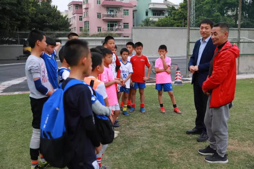 4名平远球员“直通西布朗”到英国集训营为期8天的训练与学习！