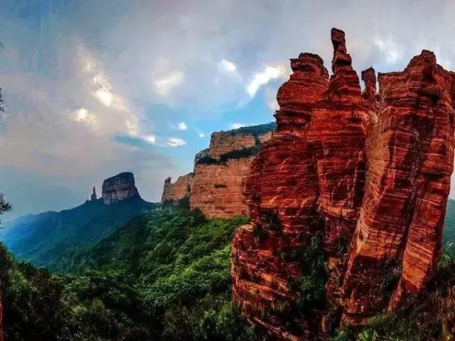 有了这些均温不足20℃的空调山，再热情的“烤验”也挡得住