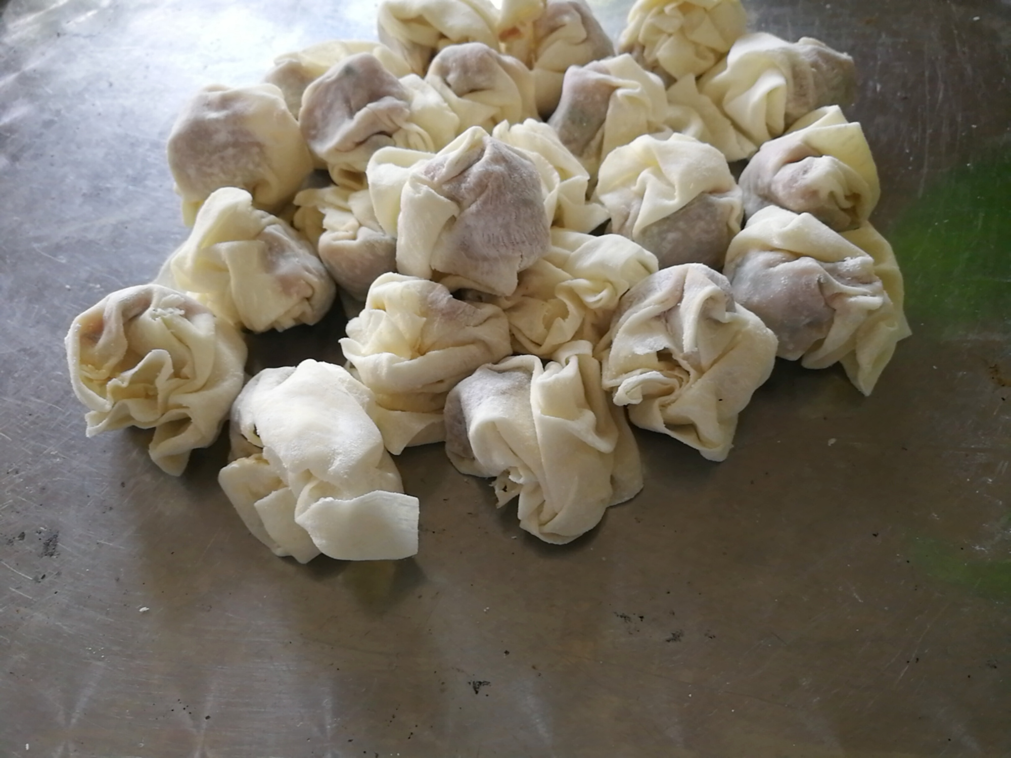 用鸡做馄饨汤怎样做才好吃,包小馄饨肉馅怎么调好吃