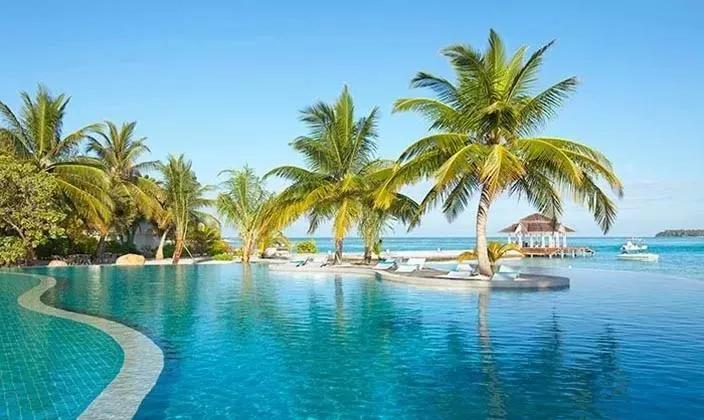 马尔代夫七星选岛全攻略,马尔代夫沙滩别墅出海游泳