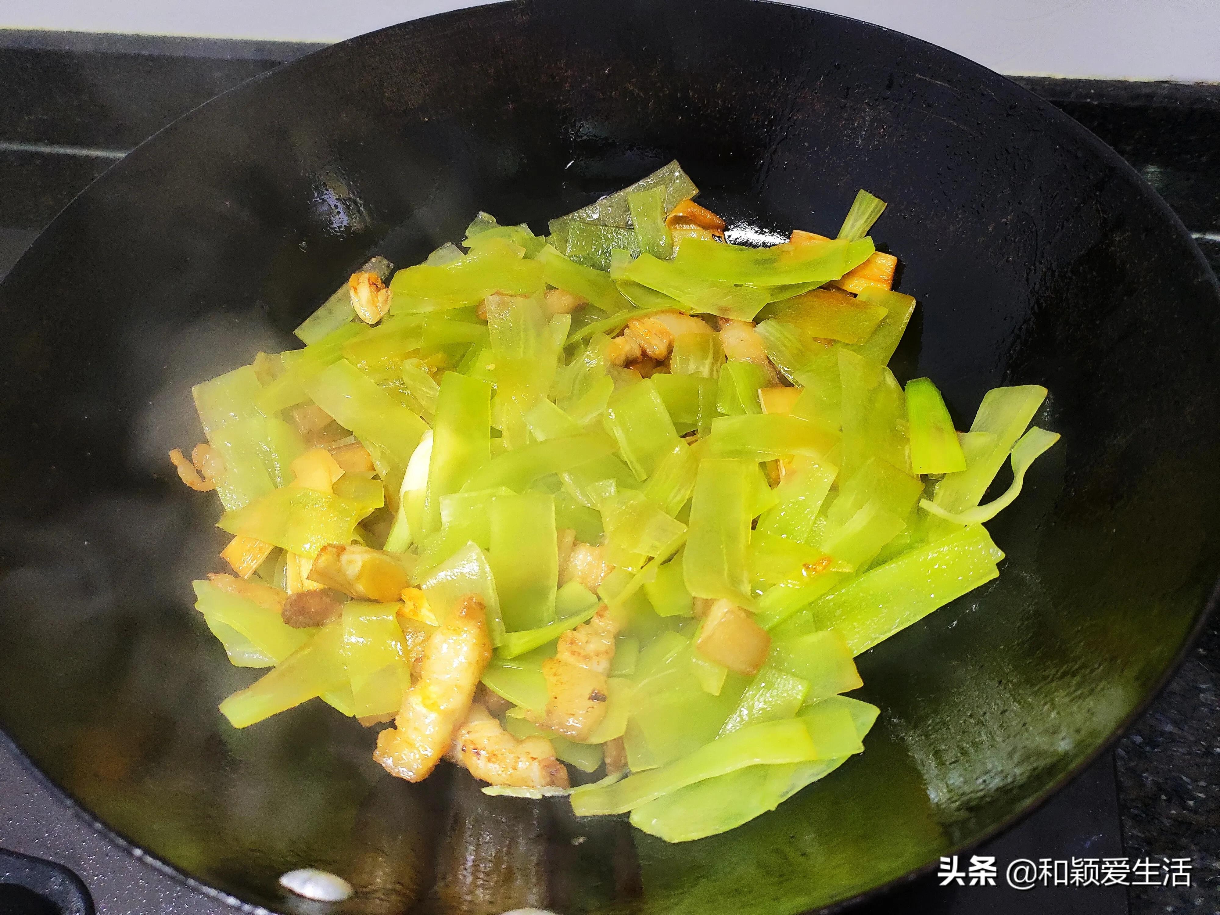 小夫妻的晚餐土豆红烧肉,湘菜家常菜莴笋炒五花肉
