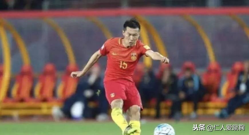 直播国足对韩国比赛,国足对阵韩国备受争议的判罚