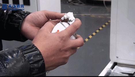 激光切割机换上保护镜片多少钱,如何更换激光切割机聚焦镜片