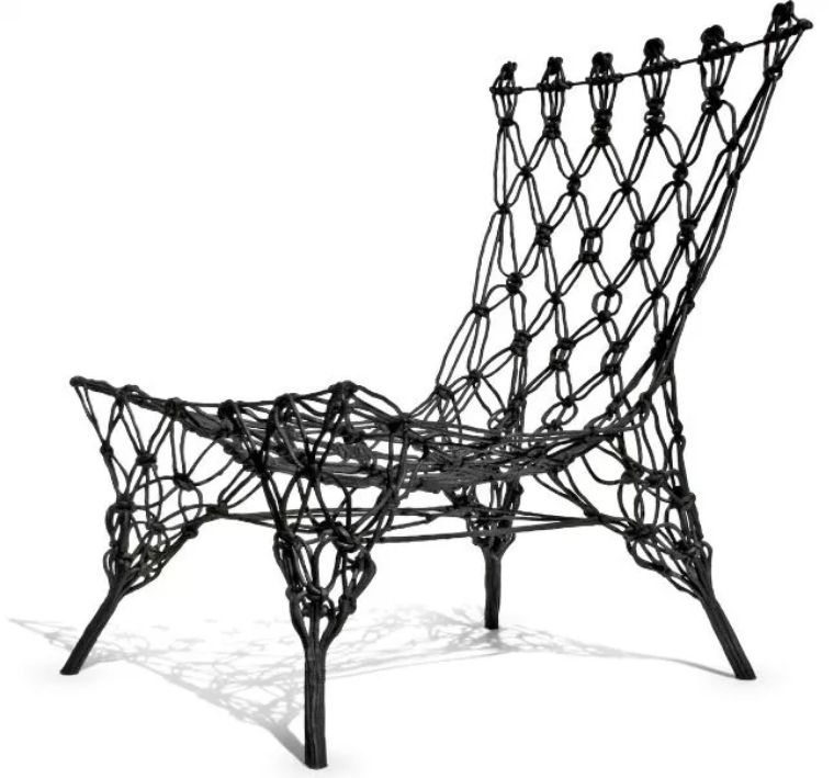 他从不掩饰自己对极简主义的抗拒