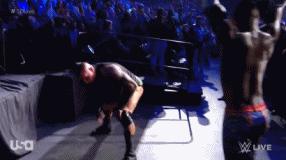 「WWE9.11战报」送葬者回归祭出锁喉抛摔！欧文斯被炒鱿鱼了