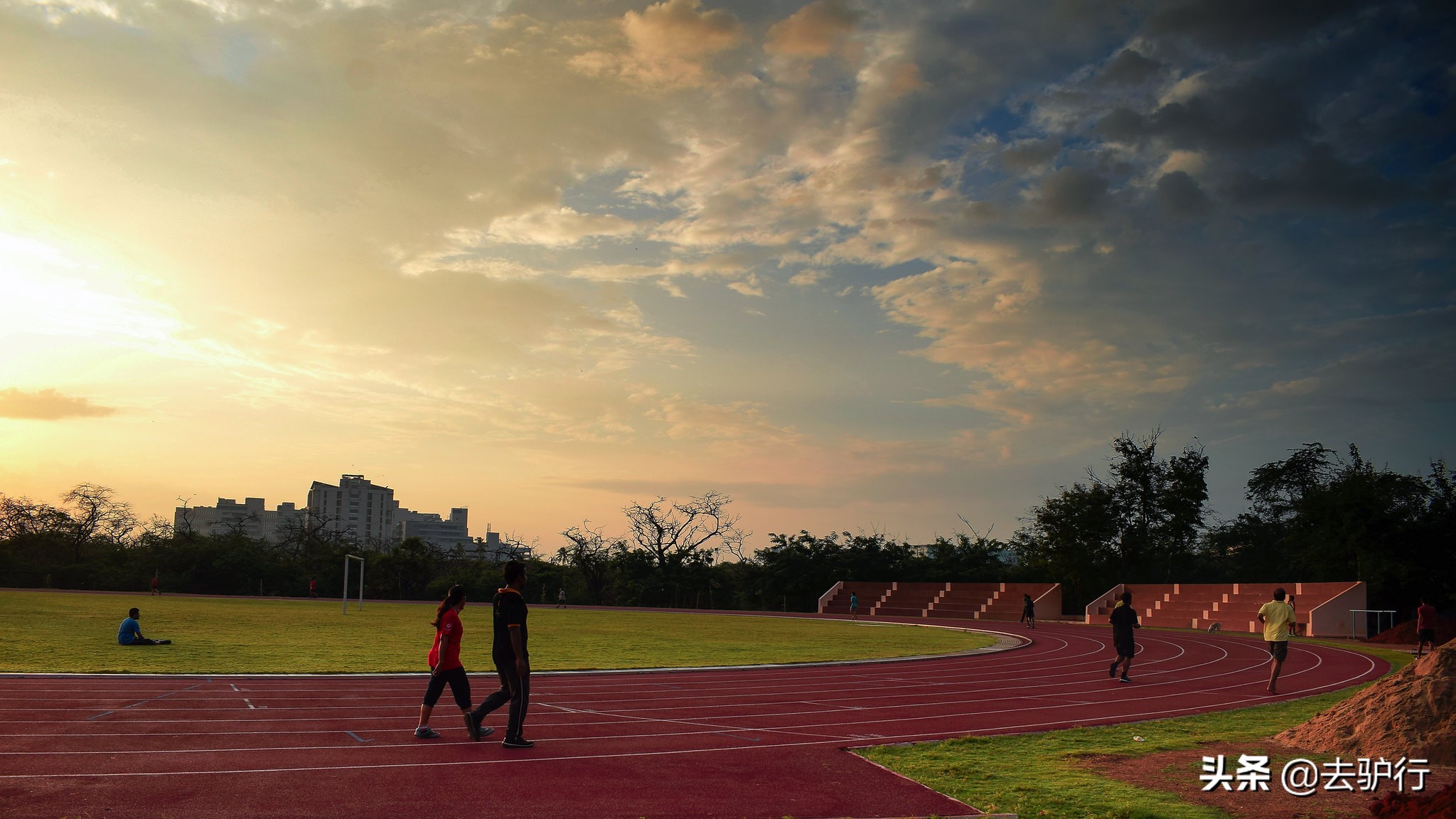 印度高考物理比我们难吗,印度高考比中国难吗