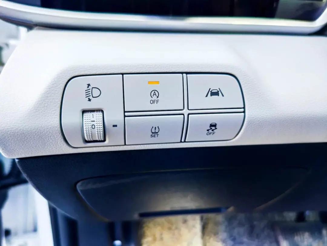 伊兰特第七代好还是索纳塔好,现代索纳塔十和伊兰特第七代对比