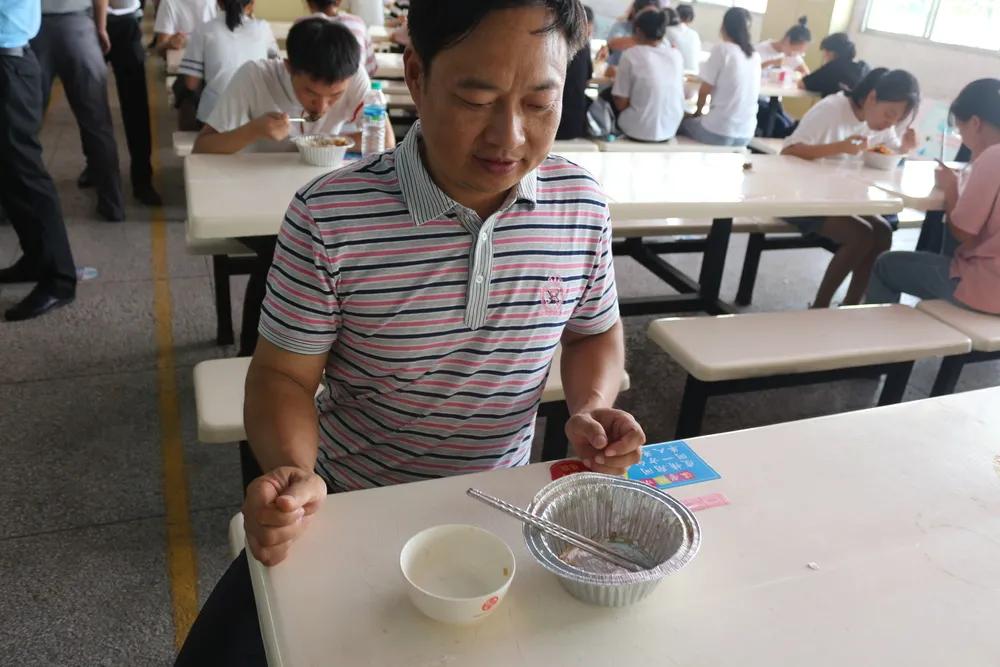 守护舌尖安全呵护师生健康,保护舌尖上的安全在行动