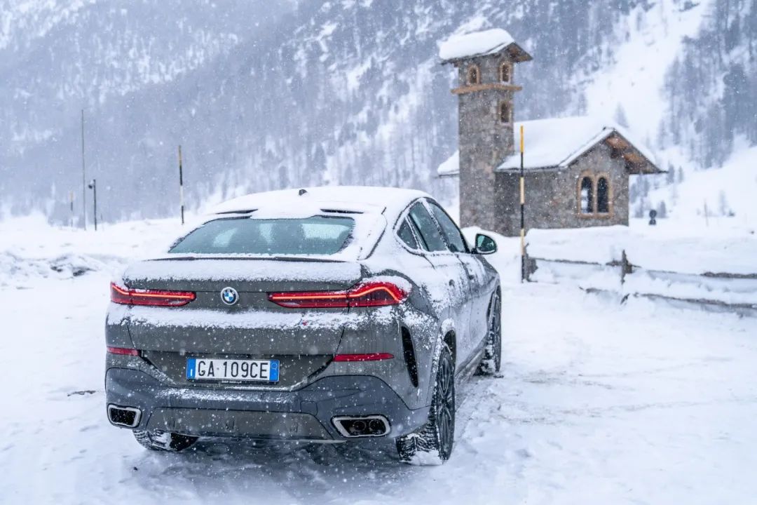 宝马x5和x6哪个更值得买,宝马x6二手车值不值得购买