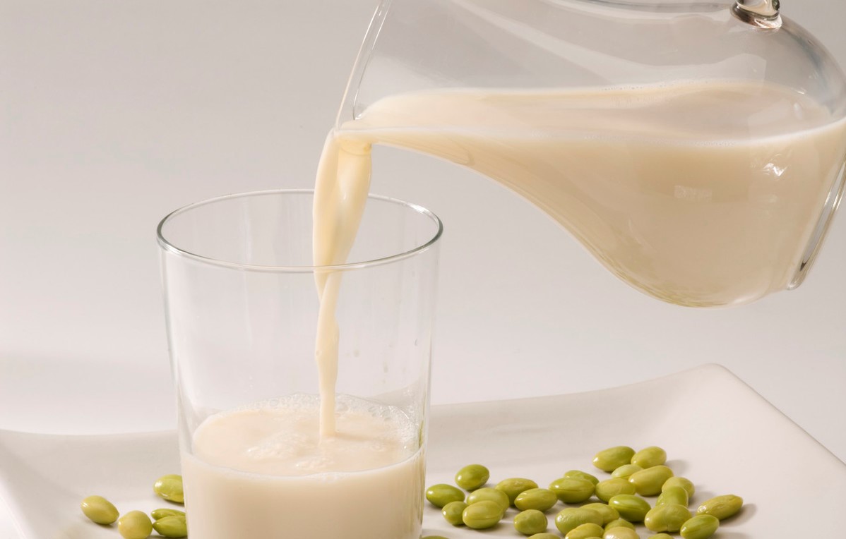 豆浆牛奶酸奶哪个适合早上喝,牛奶酸奶豆浆可以同时饮用吗