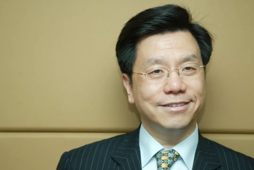 李开复：AI应用领域中国已领先；魅族专卖店大批撤店｜商业参考
