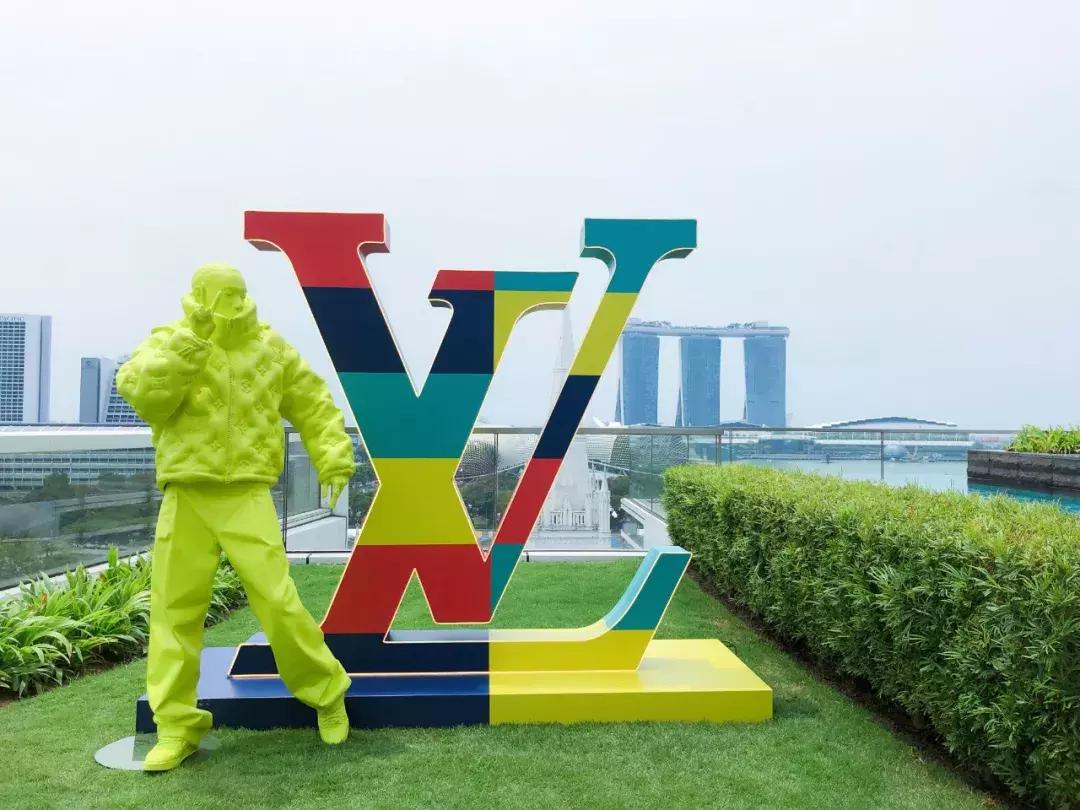 lv出了什么新款吗,lv蝙蝠侠衣服