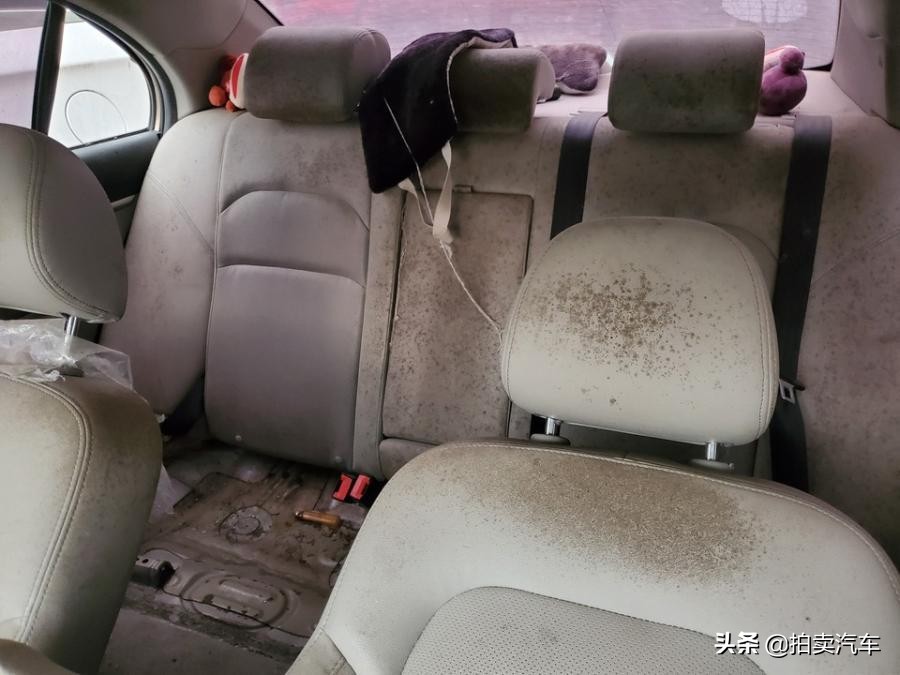 鍙樺崠鍔虫柉鑾辨柉閫冨埌娉板浗,鍙樺崠姹借溅