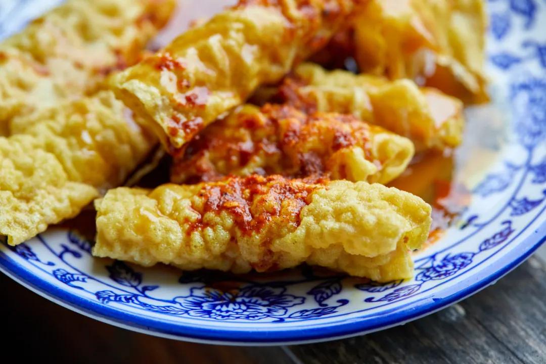 一到10月挤破头，这小镇也太好吃了吧