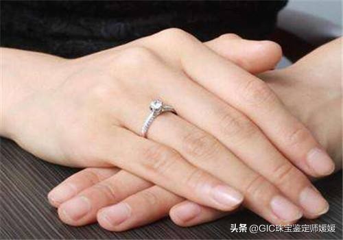 戒指戴的不同手指上都有什么含义,戒指戴在每个手指上的含义重要吗