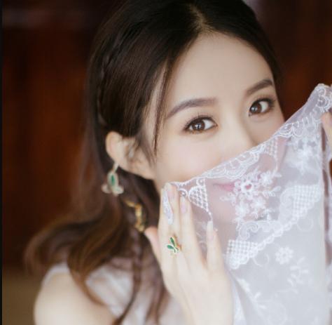 有没有女生天生拥有卧蚕,有卧蚕的女生笑起来是怎样的