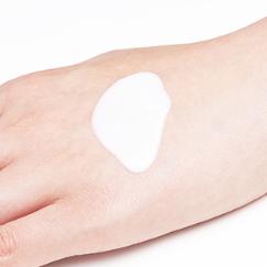 干燥肌肤该如何正确的补水保湿,修护干燥敏感肌肤的产品