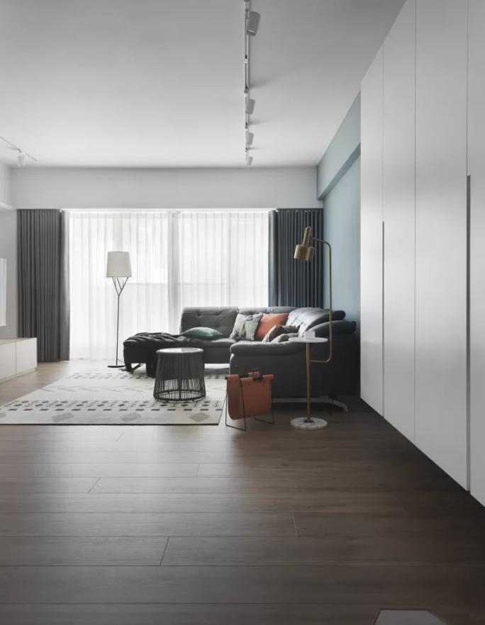 无主灯客厅无磁吸灯灯光布局,无主灯和磁吸轨道灯搭配