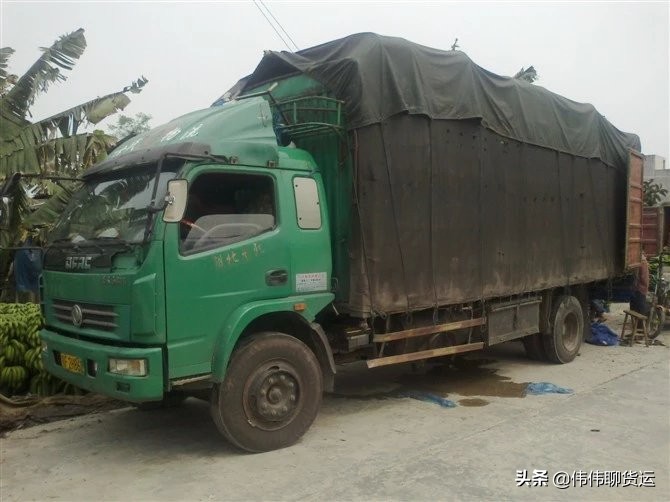 富士康打过工,做生意亏10万,32岁开卡车,依然笑对生活