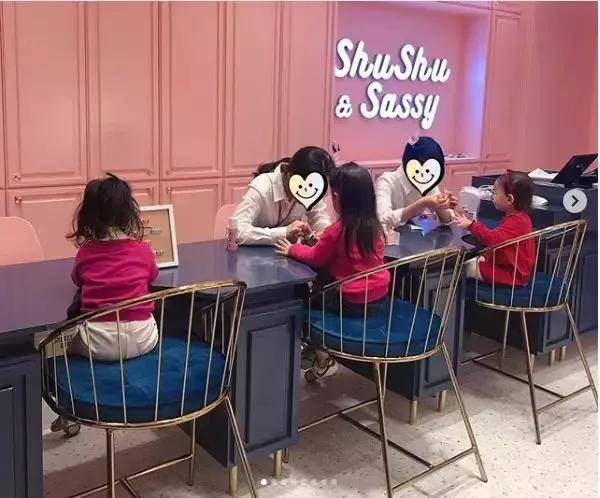 女儿说妈妈为什么我这么丑,妈妈我很丑吗原视频