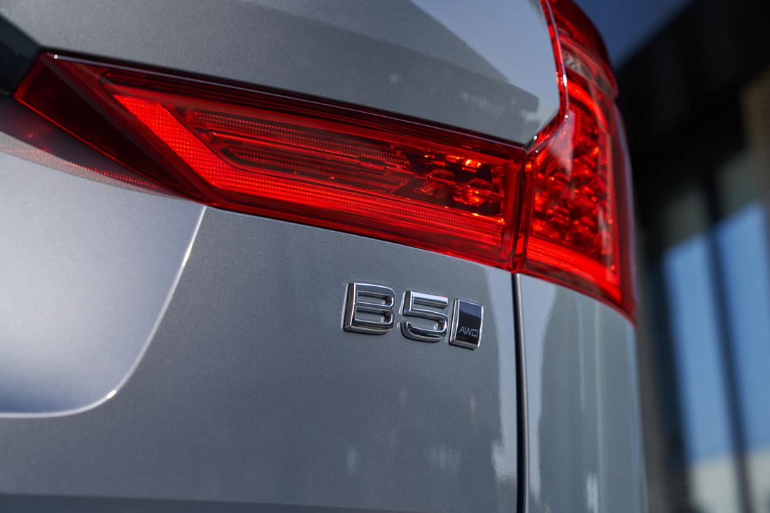 沃尔沃XC60安全测评,沃尔沃suvxc90和xc60选哪个