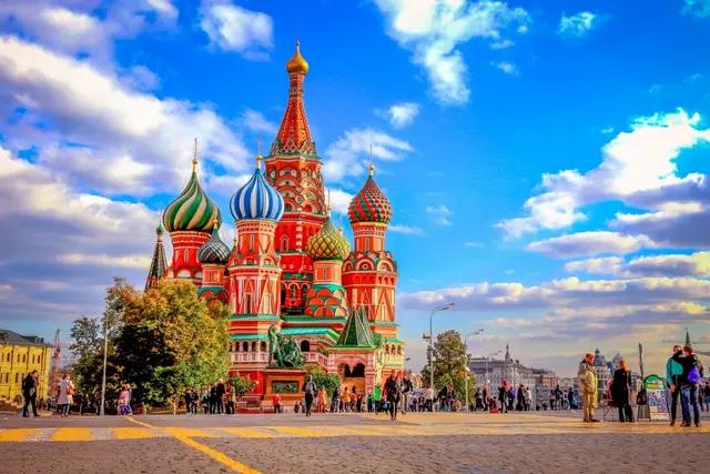 捐赠完扭头就跑，钢铁直男铁憨憨俄罗斯：请原谅我不会写诗