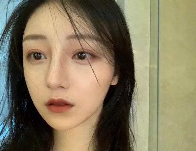 林更新与网红互动,林更新和网红亲密合影