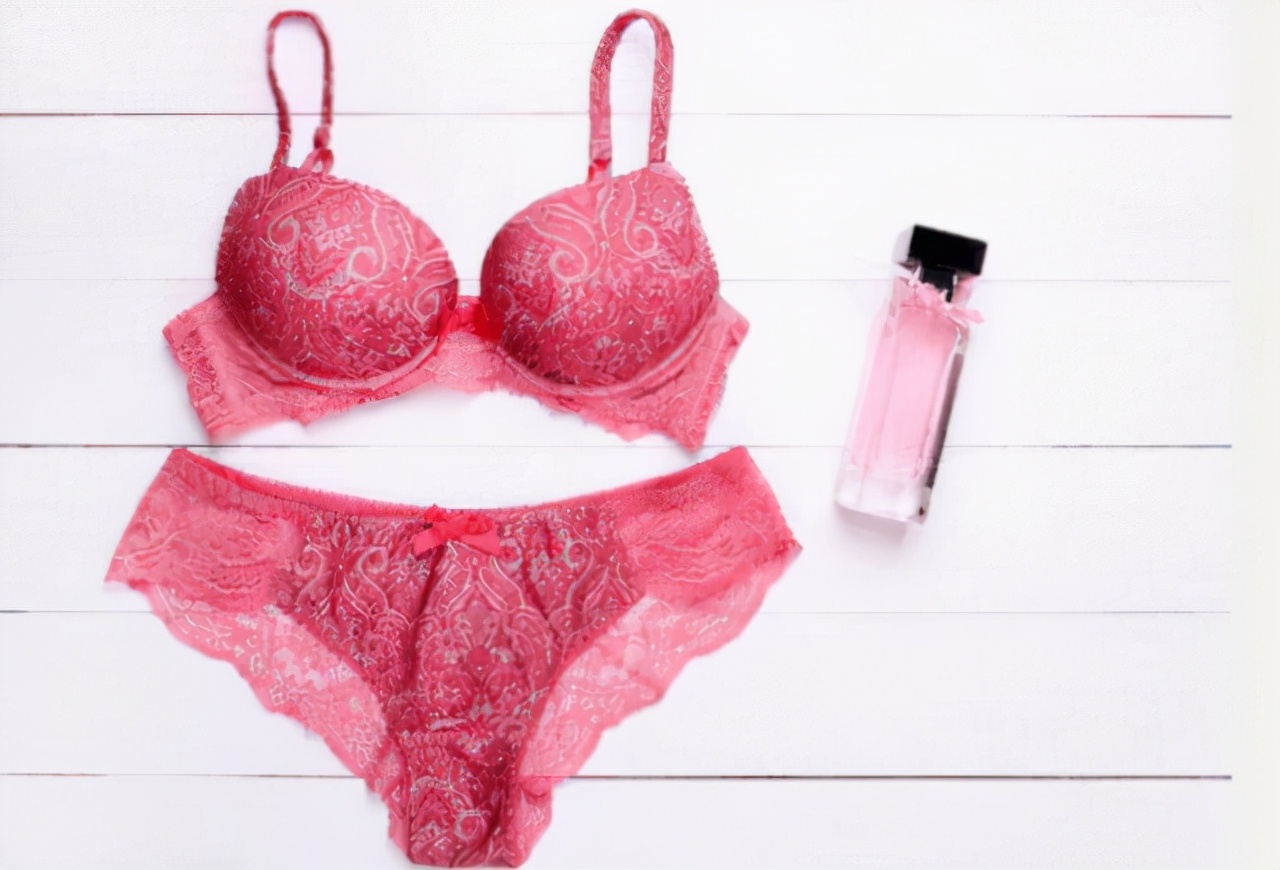 女性睡觉时,不穿内衣和*裤内**会有什么影响?可以了解下