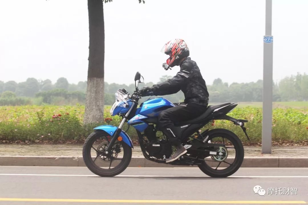 铃木155街车极客飒优缺点,铃木极客飒155nk和dl250加速