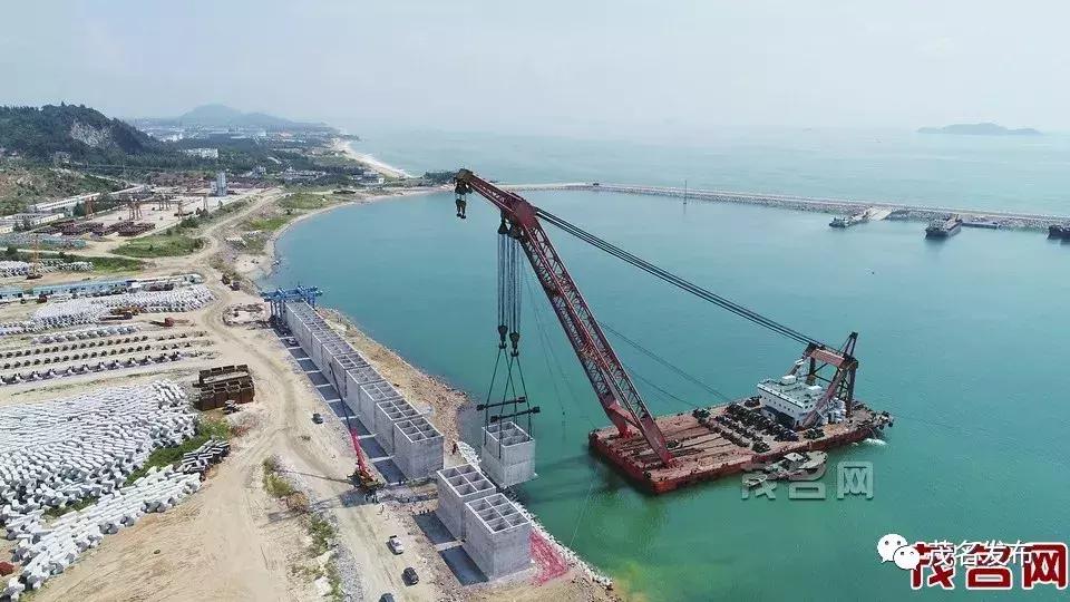 茂名博贺亿吨港口,百年梦圆100米