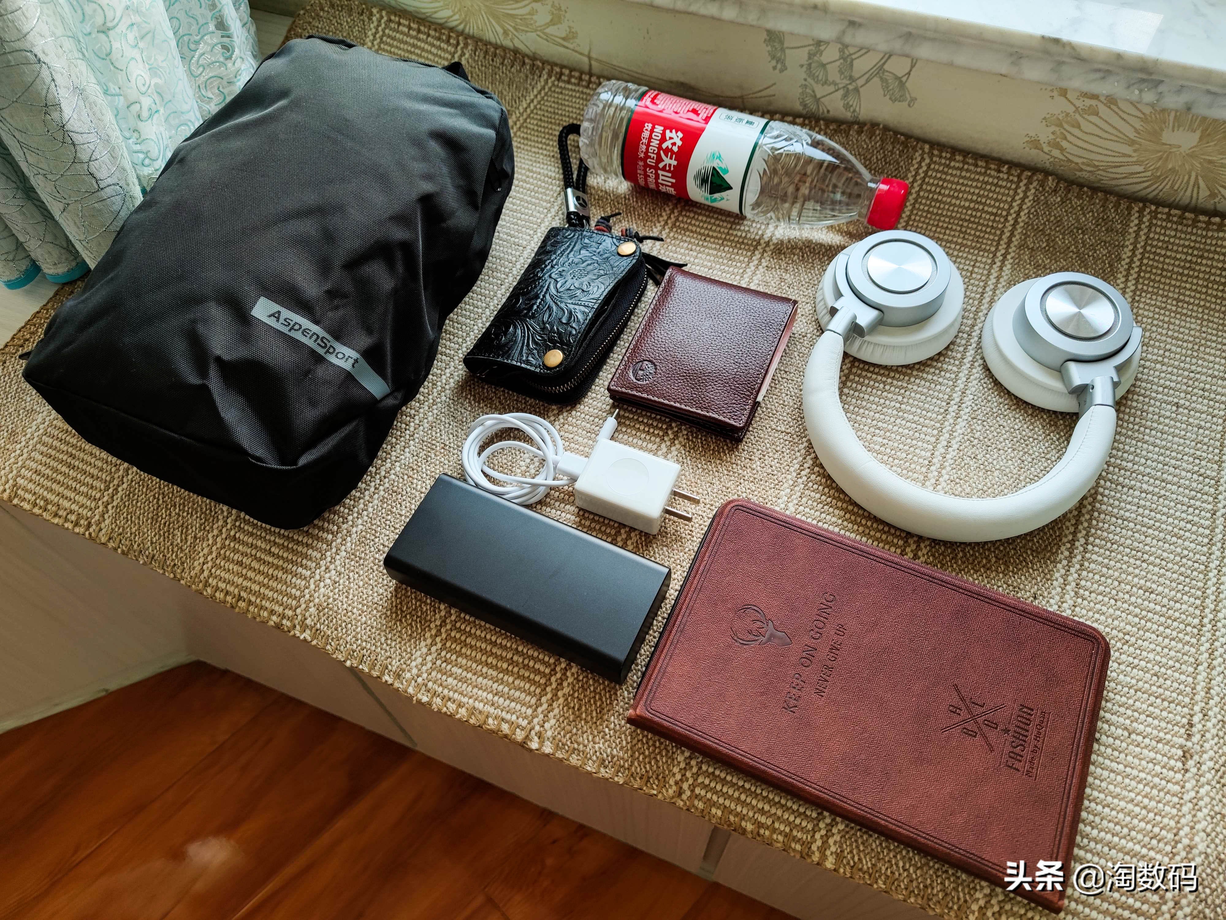 消费再降级：￥9块9艾奔单肩通勤斜挎包装载力测试，晒单简评送上