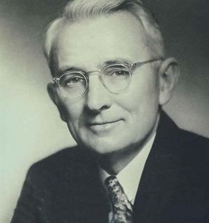 *耐基卡**《人性的弱点》:最“经典”的10句话,把现实说得太透了