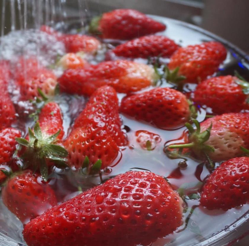 好吃又甜的草莓酱,买的草莓酱可以做什么