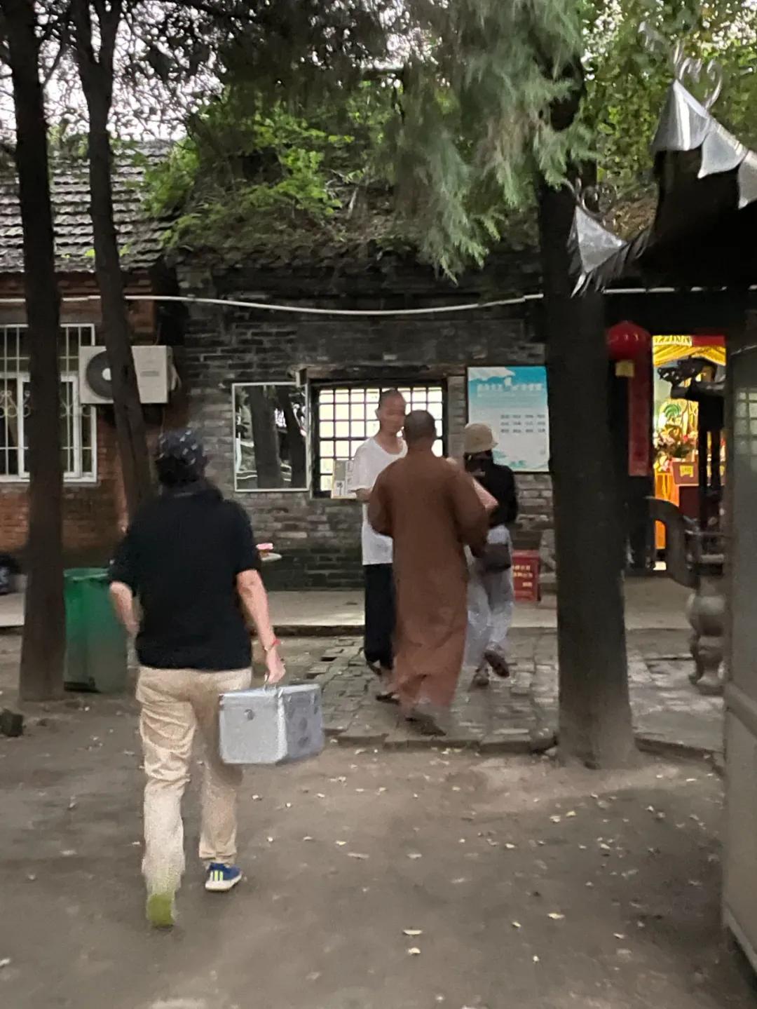 师父愿您一切安好,师父祝贺一切安好